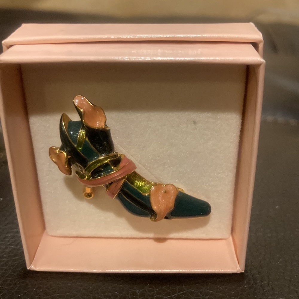 KJL enamel pin design by Stine Hellmann NWT
